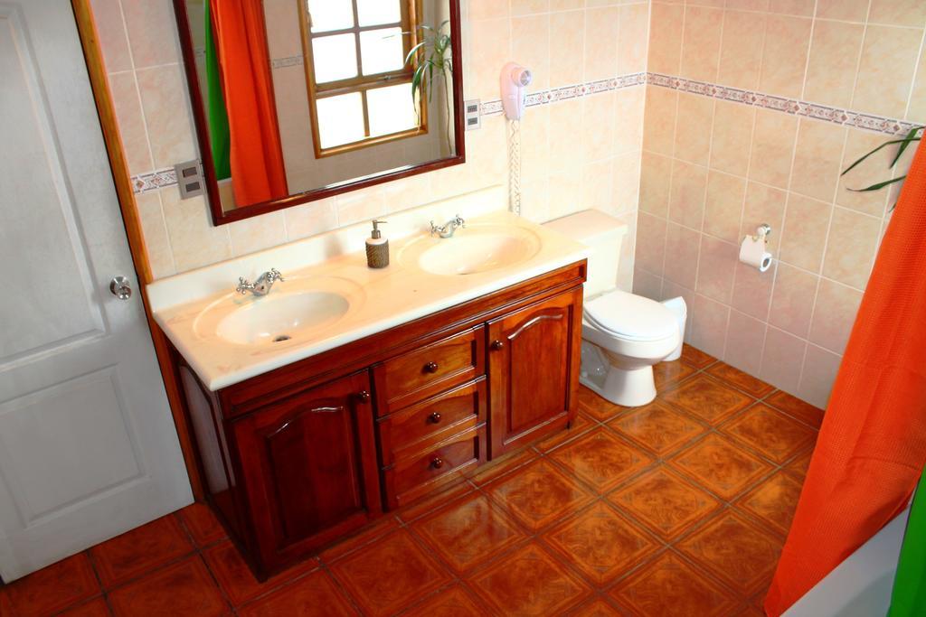 Hostal Torre De Babel كاسترو المظهر الخارجي الصورة